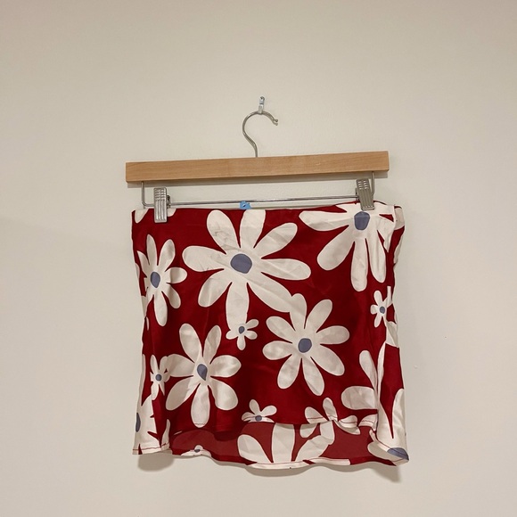 Reformation Spritz Silk Top in Ashbury - Picture 5 of 5